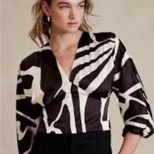 Banana Republic Black and White Abstract Blouse